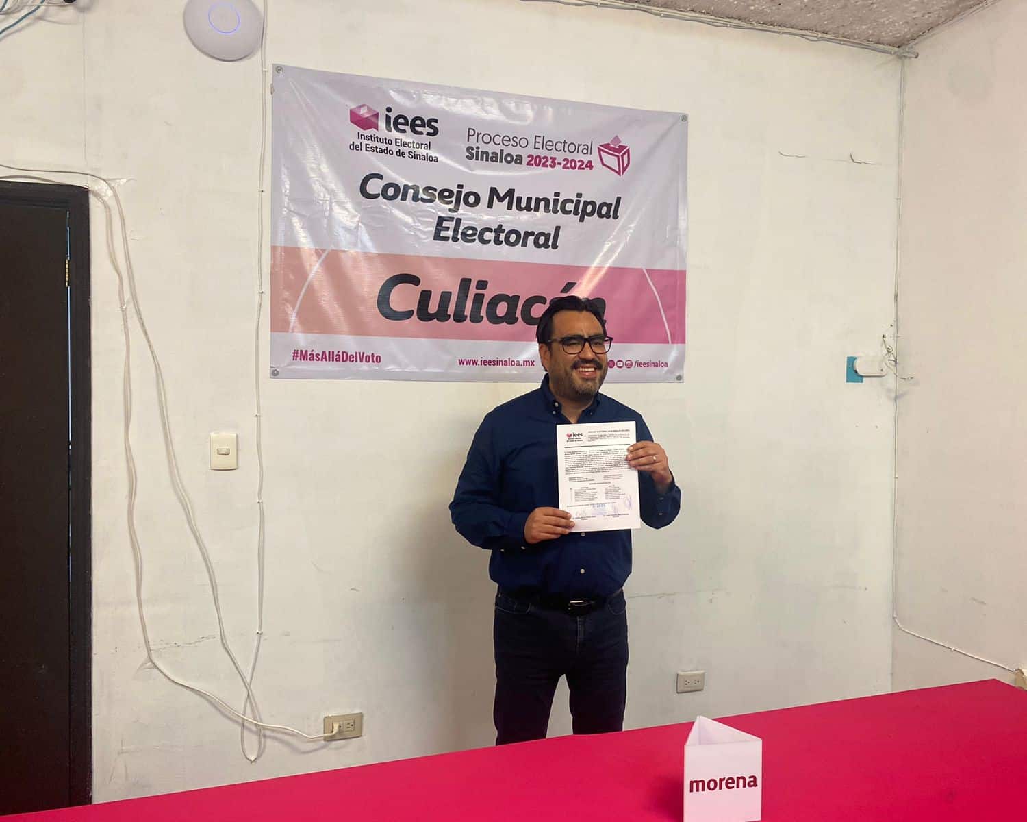 Juan de Dios Gámez recibió constancia como alcalde electo de Culiacán.