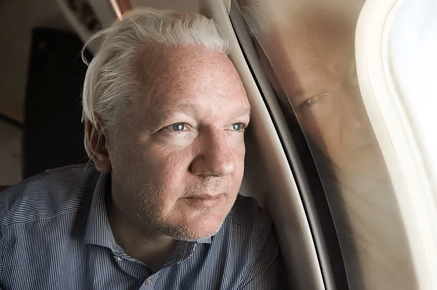 Julian Assange llega a las Islas Marianas para cerrar acuerdo con EU