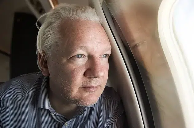 Julian Assange llega a las Islas Marianas para cerrar acuerdo con EU