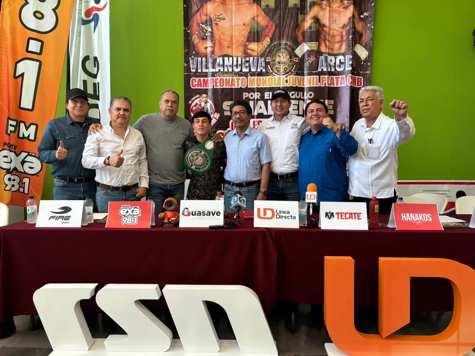 Kevin “Desvalagado” Villanueva en una conferencia de prensa en Guasave