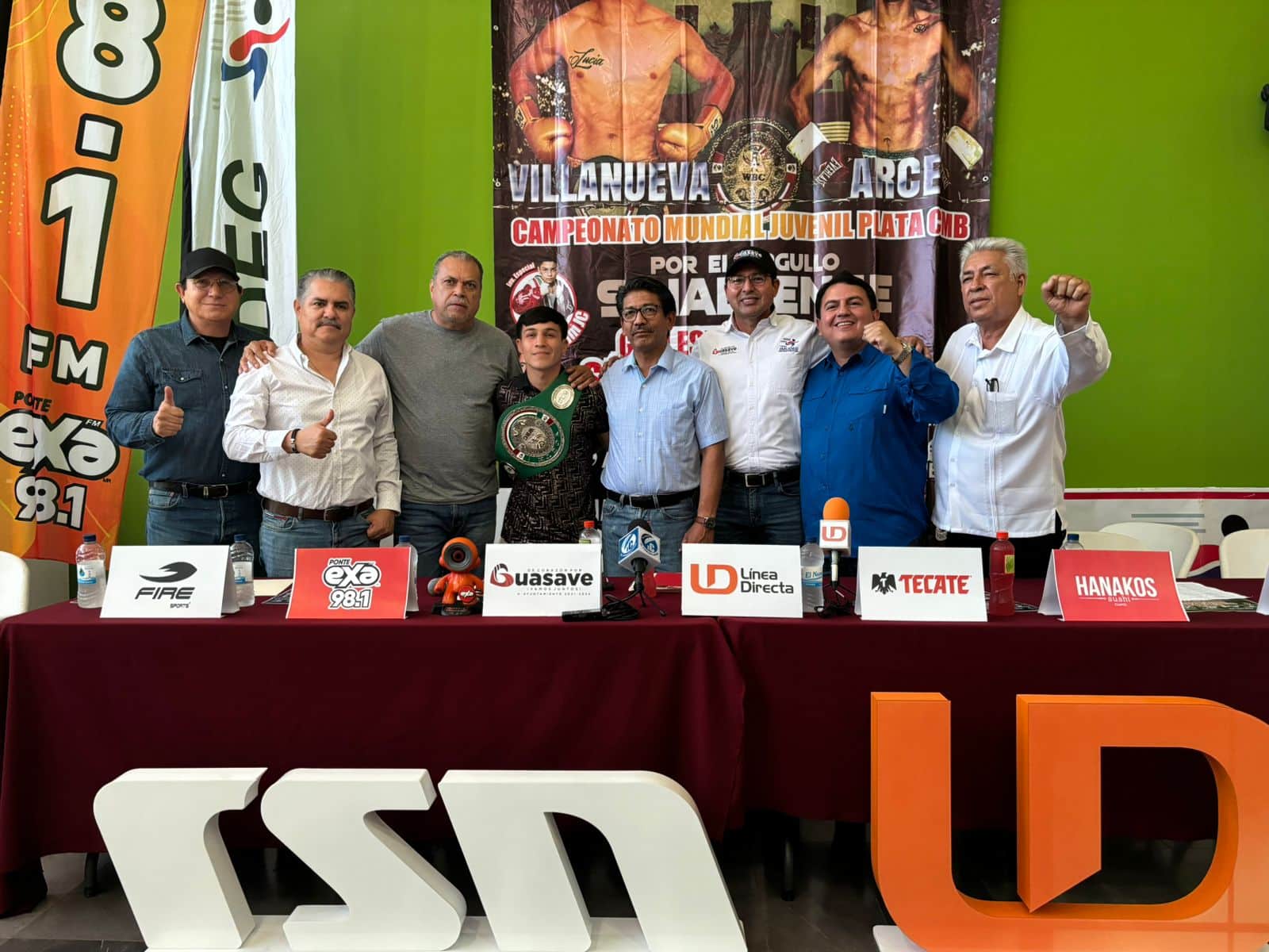 Kevin “Desvalagado” Villanueva en una conferencia de prensa en Guasave