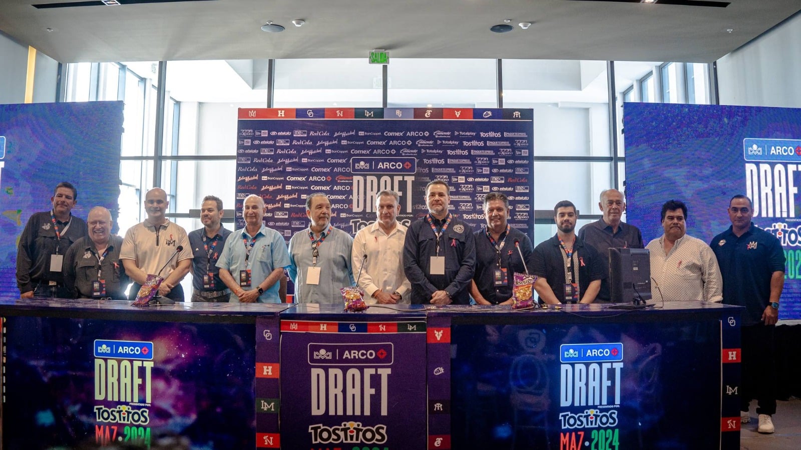 Directiva de la Liga Mexicana del Pacífico durante el Draft 2024 en Mazatlán