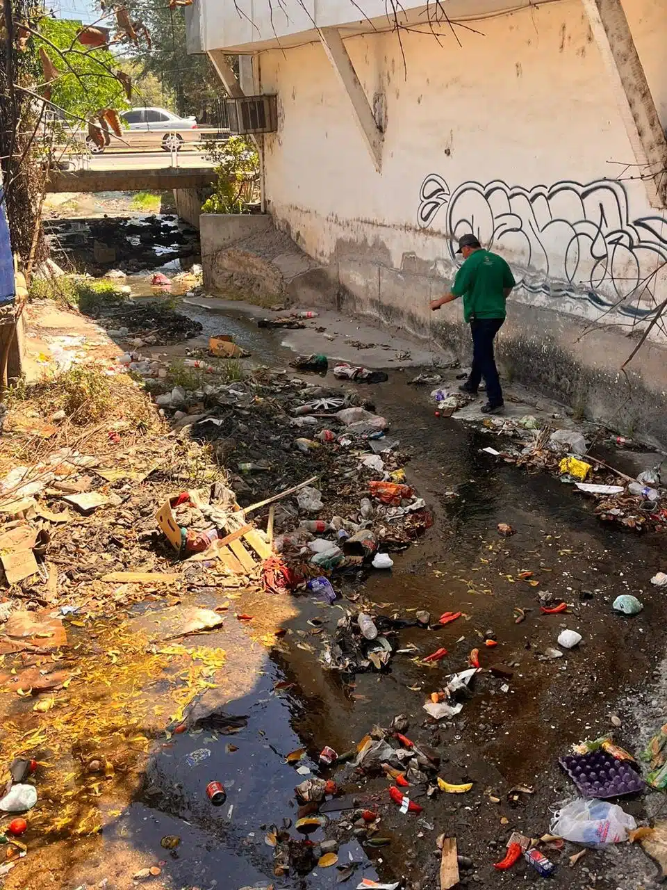 Limpieza de arroyos y canales en Culiacán