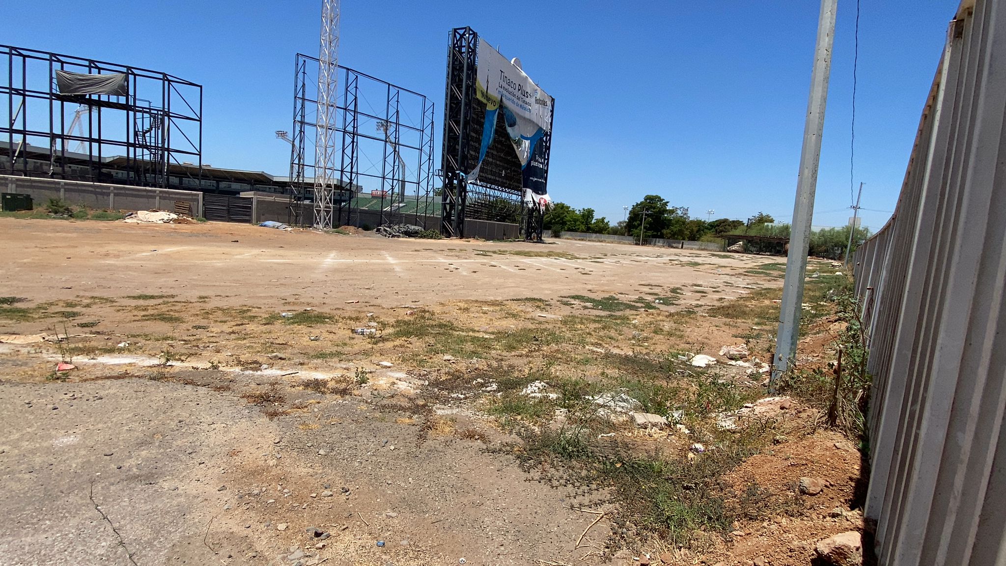 Lugar donde se llevará a cabo la obra del restaurante de hamburguesas Carl's Jr. en Guasave