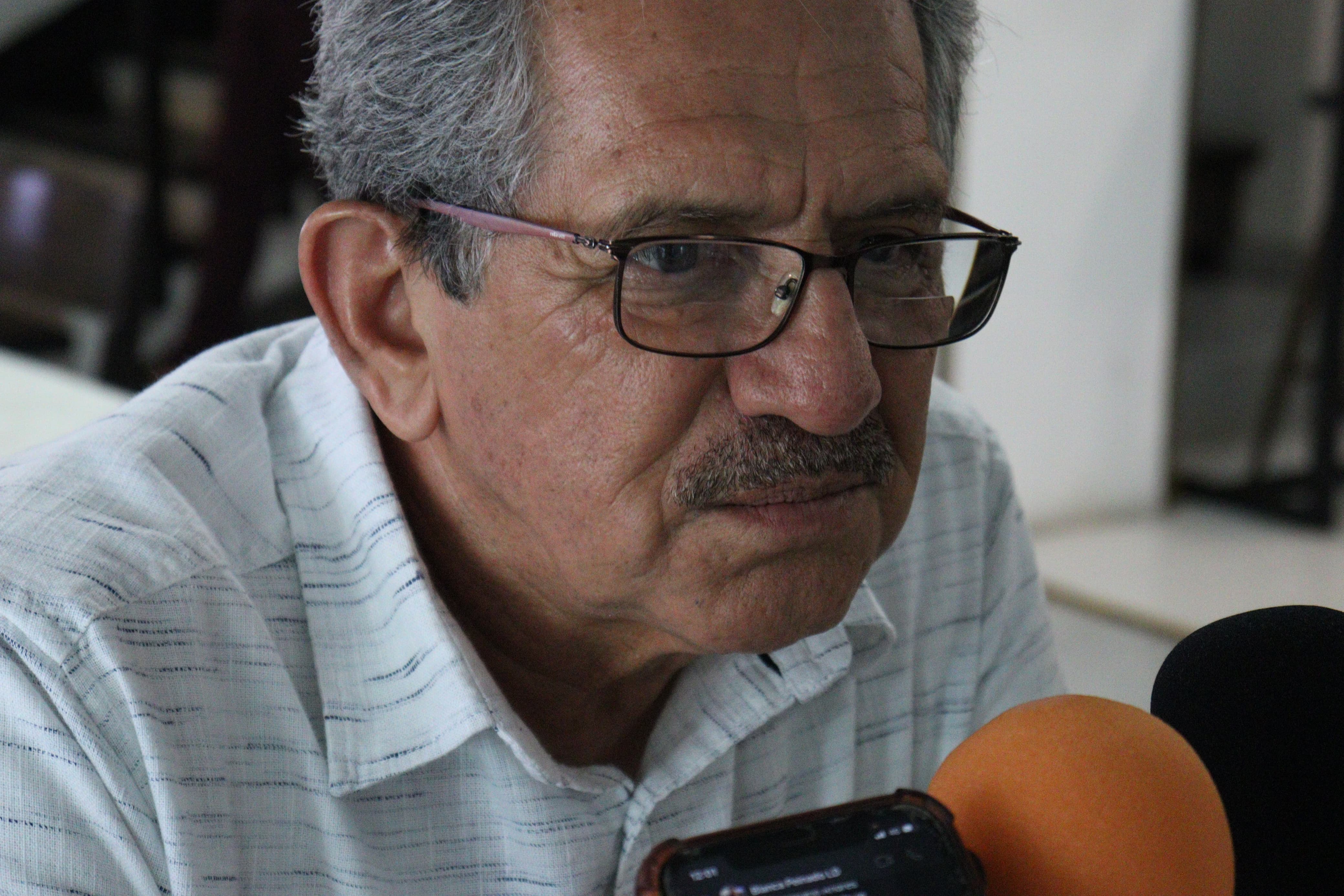 Manuel Guerrero Verdugo, presidente del partido de Morena e Sinaloa, en entrevista con los medios de comunicación en Los Mochis
