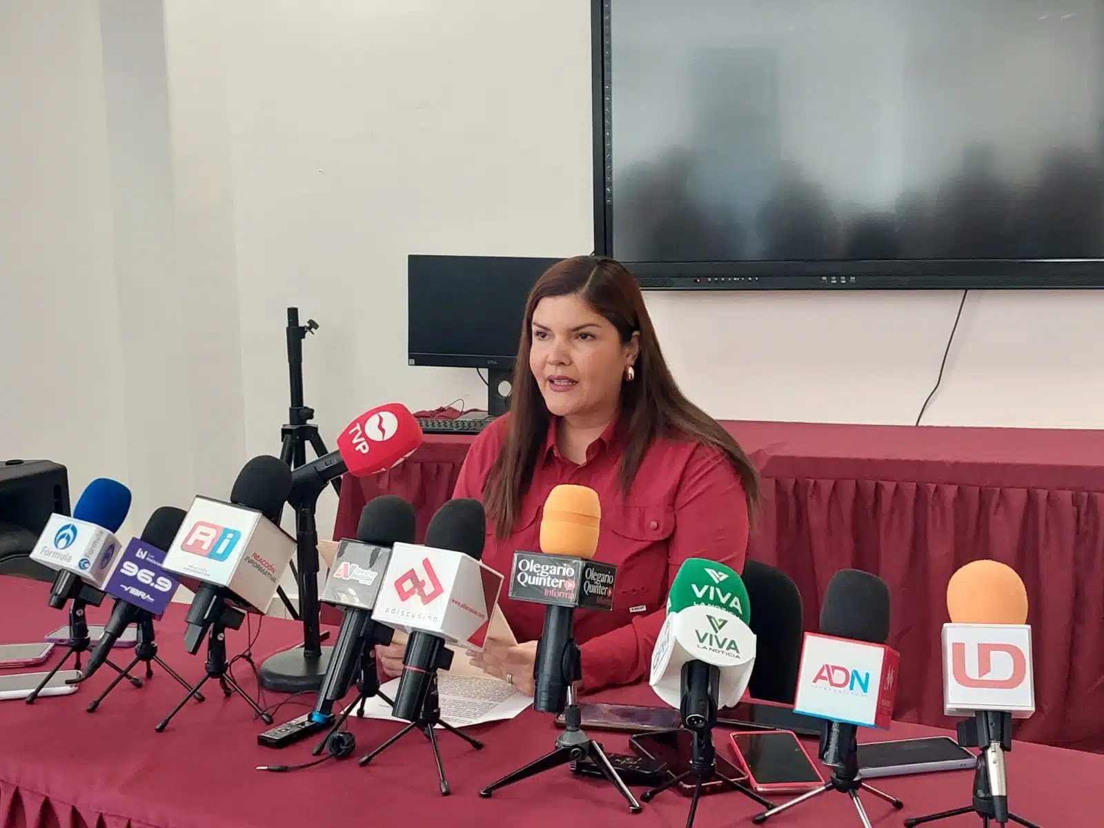 Merary Villegas Sánchez en rueda de prensa