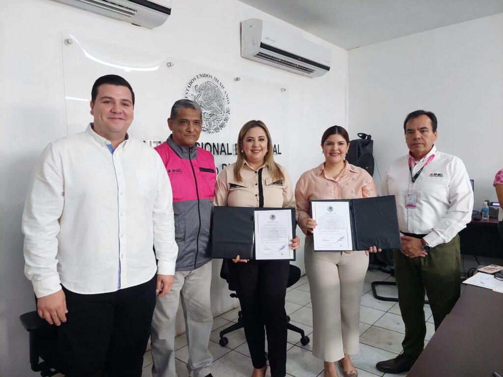 Merary Villegas Sánchez y Danisa Flores Ojeda