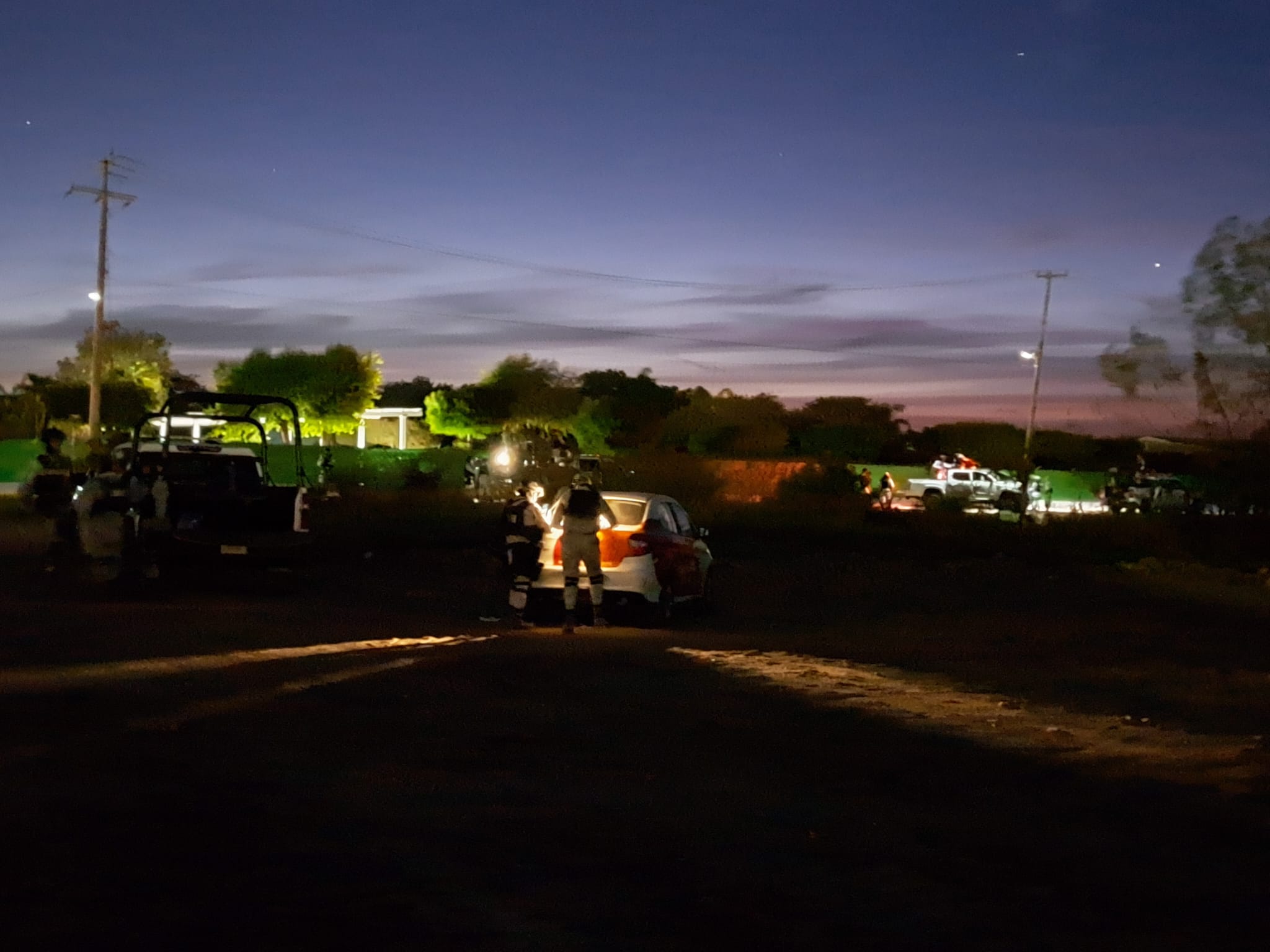 Militares en el sector Portalegre de Culiacán, lugar donde decomisaron armas, cartuchos y chalecos