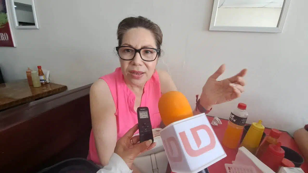 Mirella López inició en el oficio reporteril en 1988.