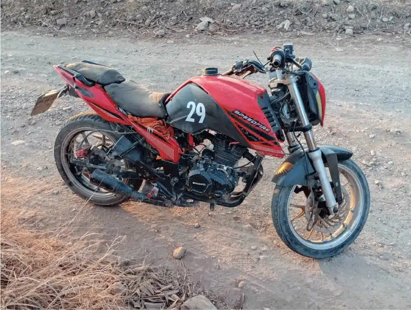 Motocicleta Dinamo Speedfire, de color rojo con negro, modelo 2018, con reporte de robo desde el 2019 en Culiacán