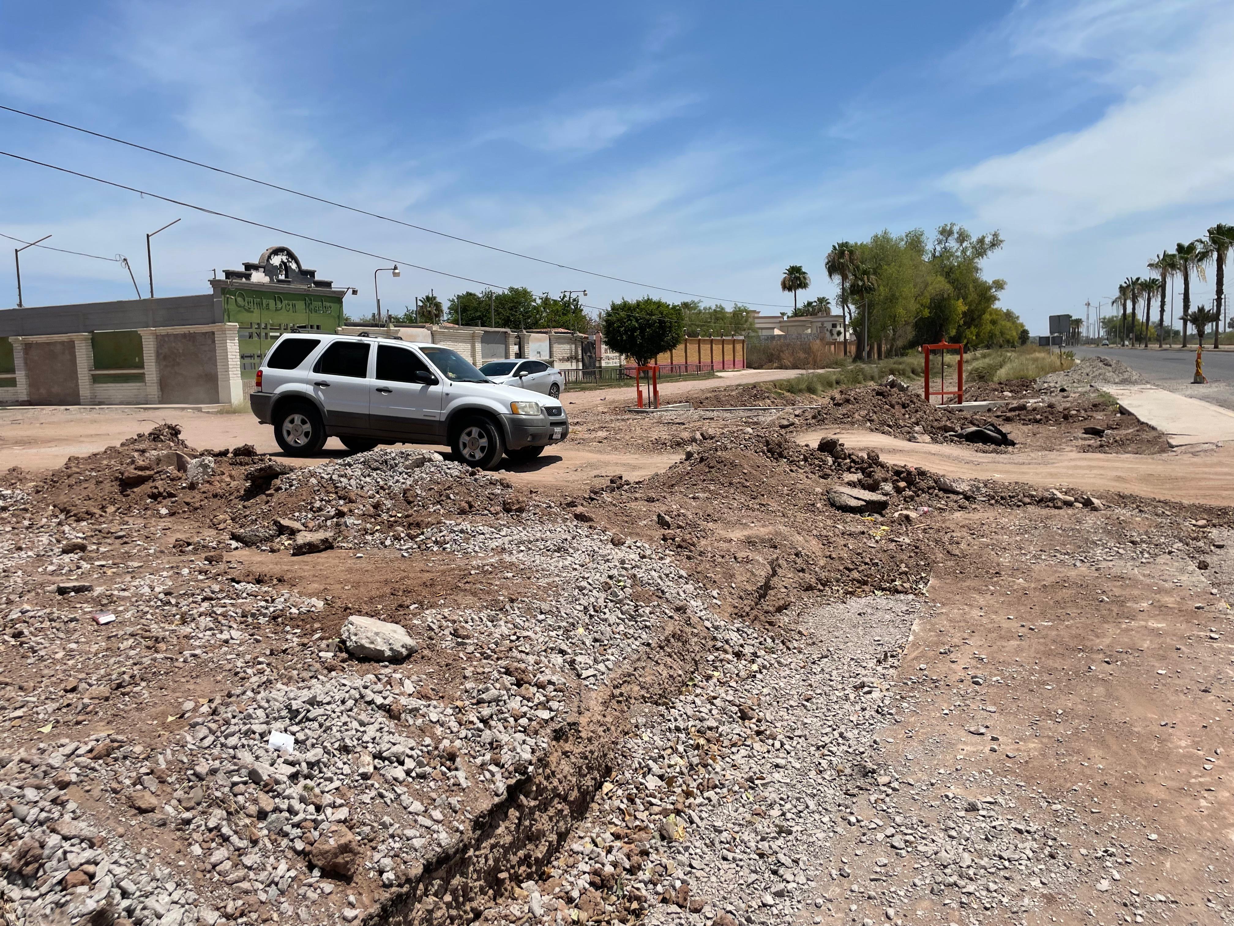 Obra de rehabilitación del puente de acceso al ejido 9 Diciembre, misma que se encuentra paralizada
