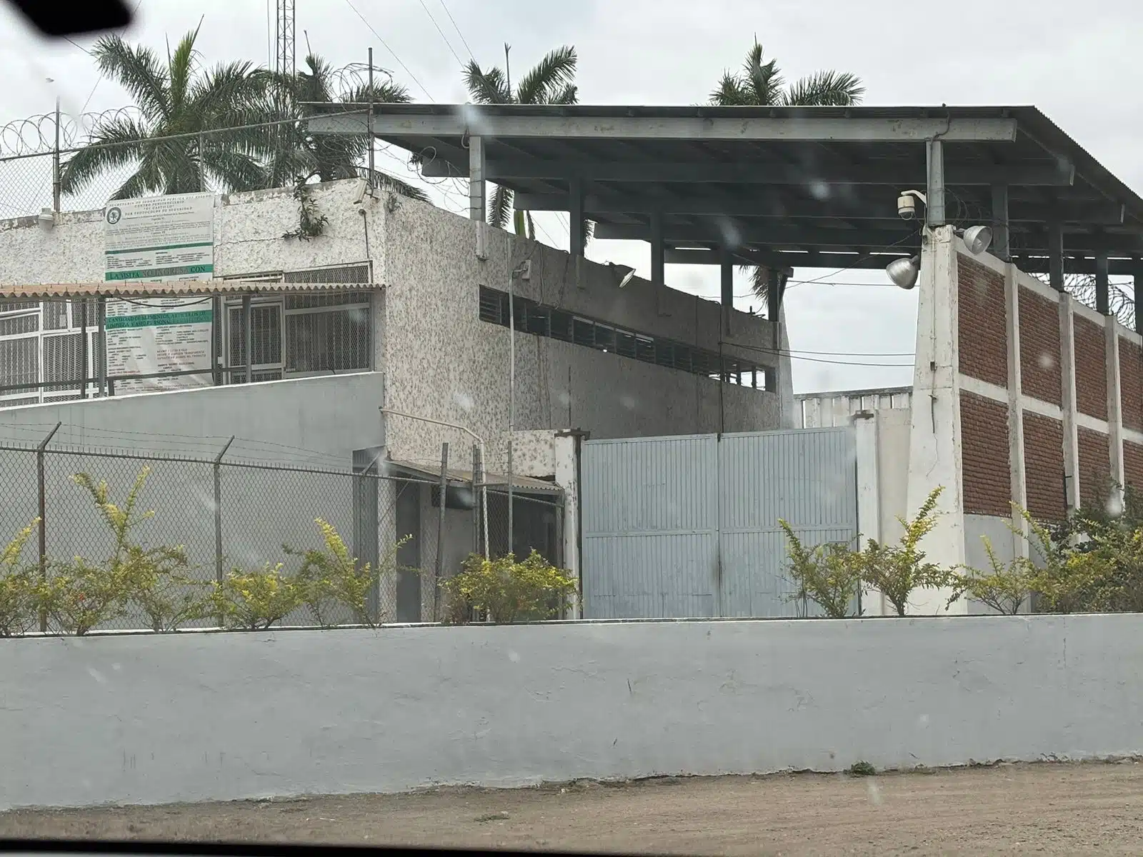 Realizan operativo sorpresa en el Centro Penitenciario El Castillo, Mazatlán.