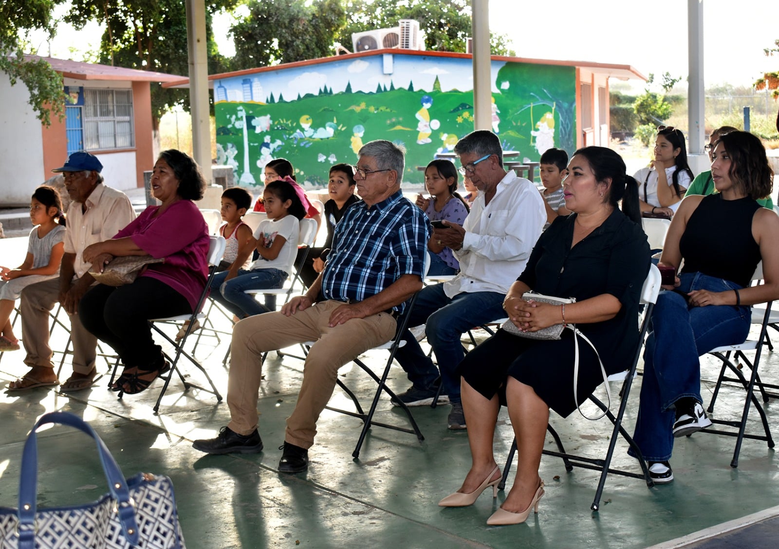 Asistentes a la presentación de Óscar en la escuela primaria “El Nigromante” de Goros Pueblo