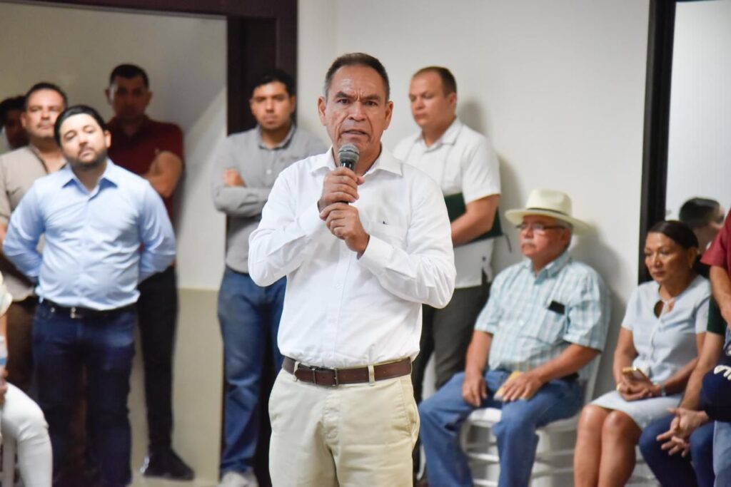 Osvaldo Vega Grijalva, vecino de la colonia STASE 4 quien denunció en sesión de Cabildo presunto abuso de autoridad de la policía municipal en desalojo de un área verde