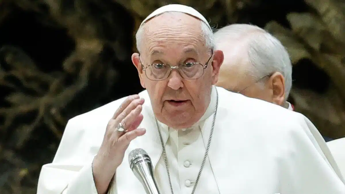 Papa Francisco pide regulación de la IA durante cumbre del G7