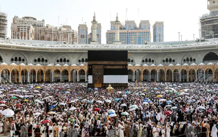 Fallecen 550 personas por golpe de calor en peregrinación a La Meca