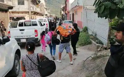 Personas desplazadas por la violencia en Tila, Chiapas