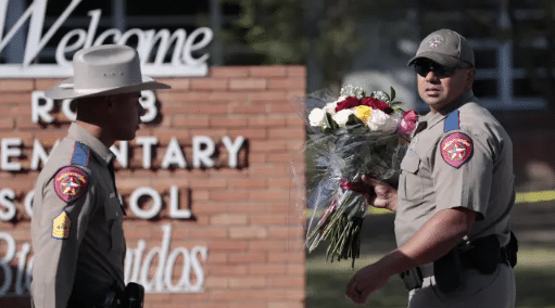 Exjefe de la policía escolar de Uvalde enfrenta cargos por su actuación en la masacre de 2022