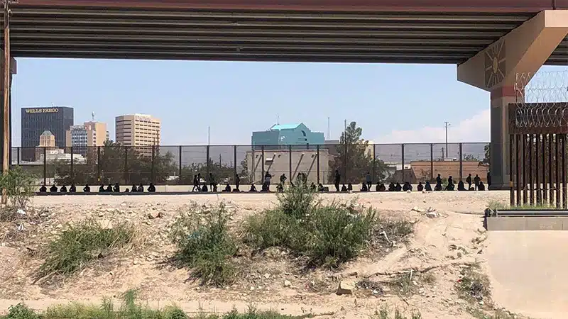Por ola de calor, fallecen cuatro migrantes al intentar cruzar la frontera