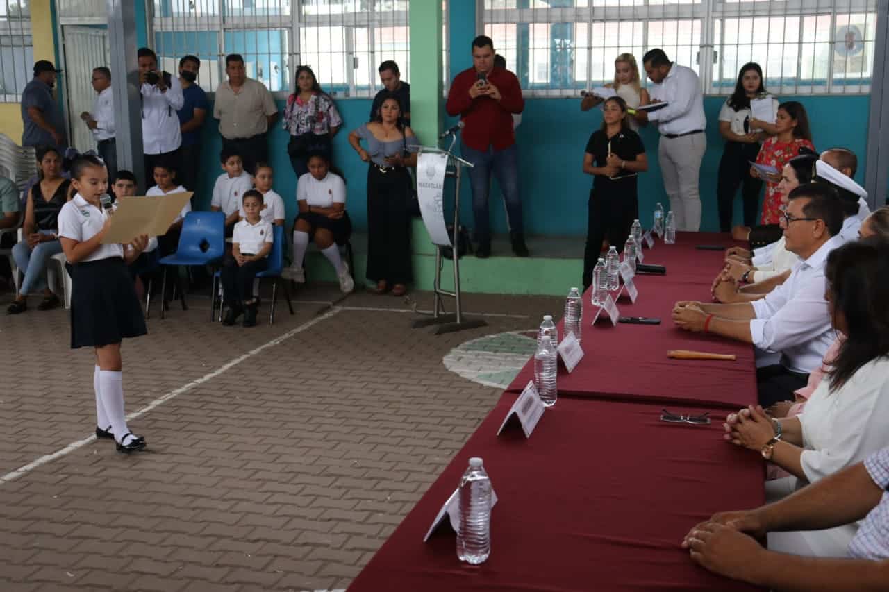 Lunes Cívico en la primaria “Licenciado Benito Juárez” en la sindicatura de El Quelite