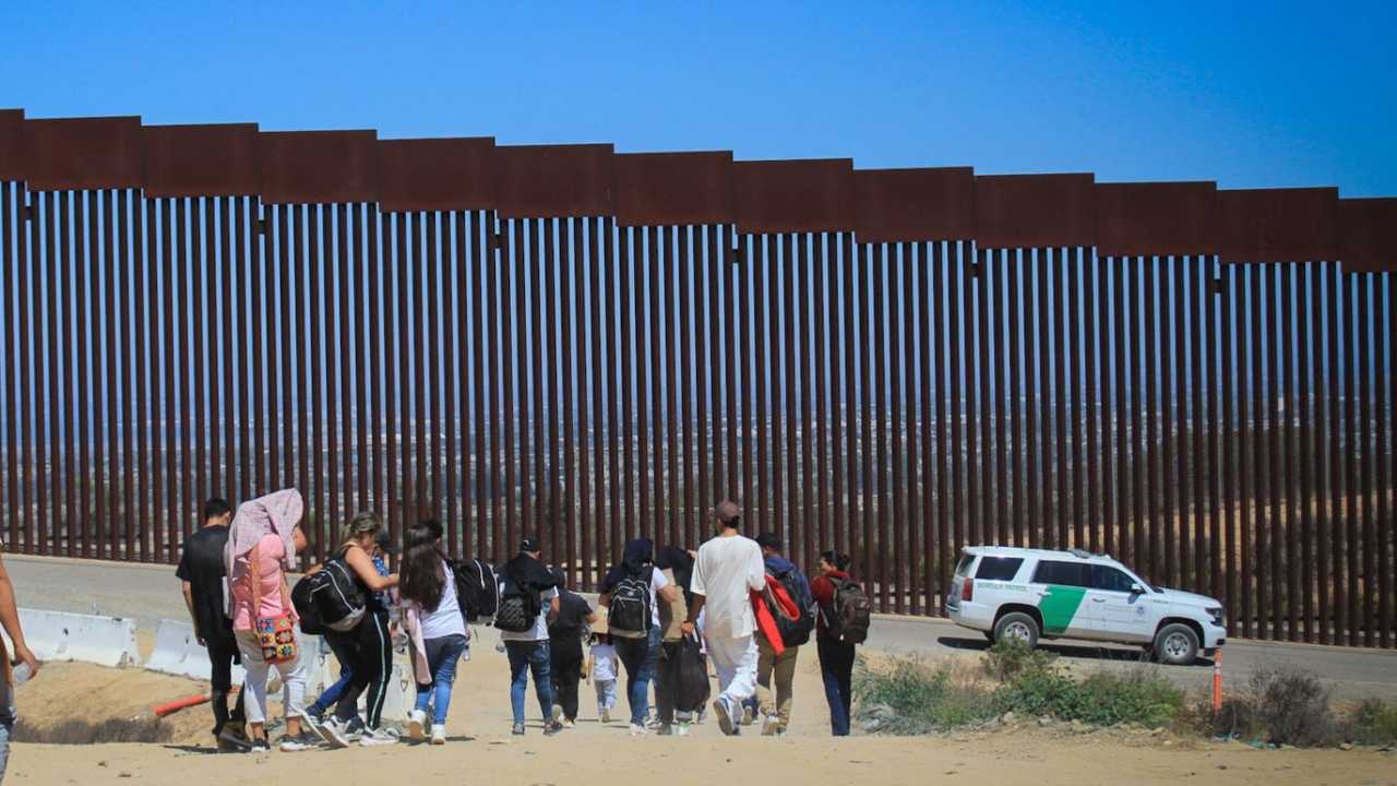 Relaciones Exteriores de México reconoce medidas migratorias de Joe Biden