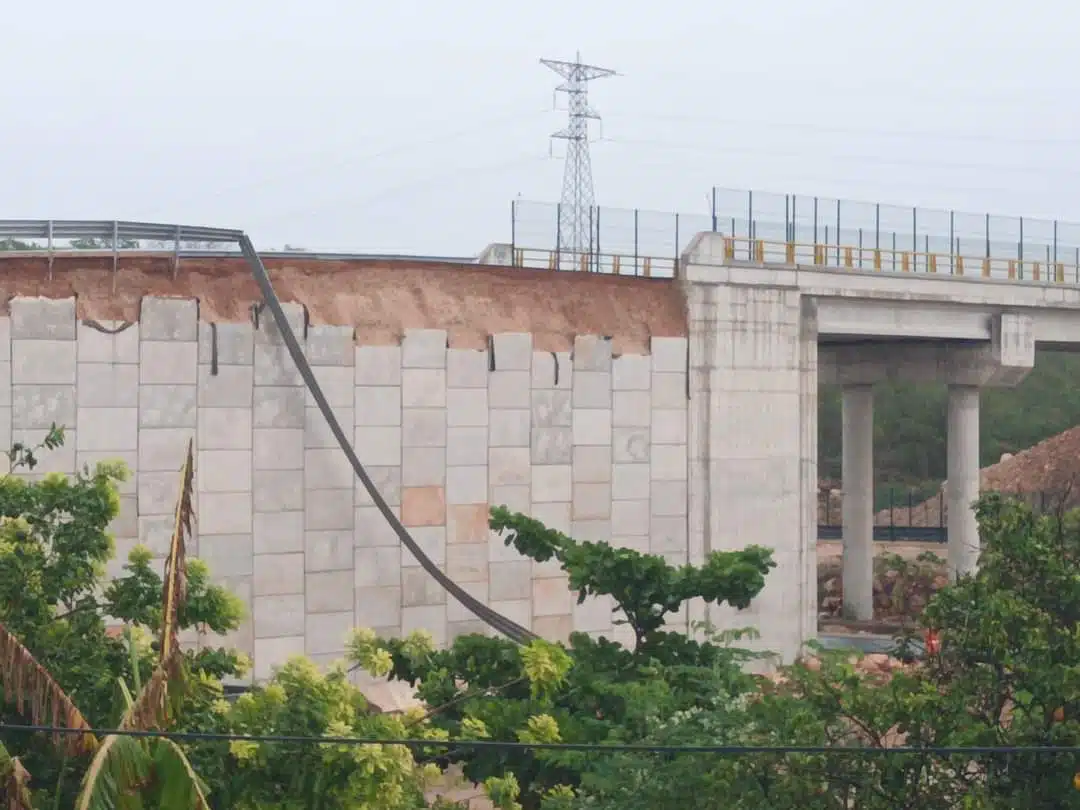 Se desprende parte de un puente del Tren Maya en Yucatán, reportan