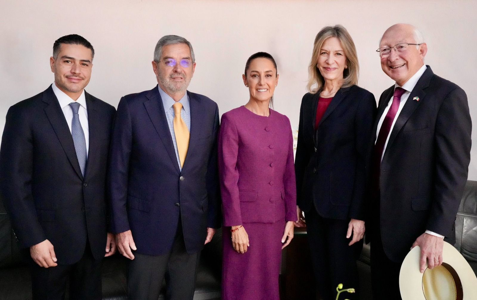 Se reúne Claudia Sheinbaum con asesora de Seguridad del presidente Biden y con el embajador de EU
