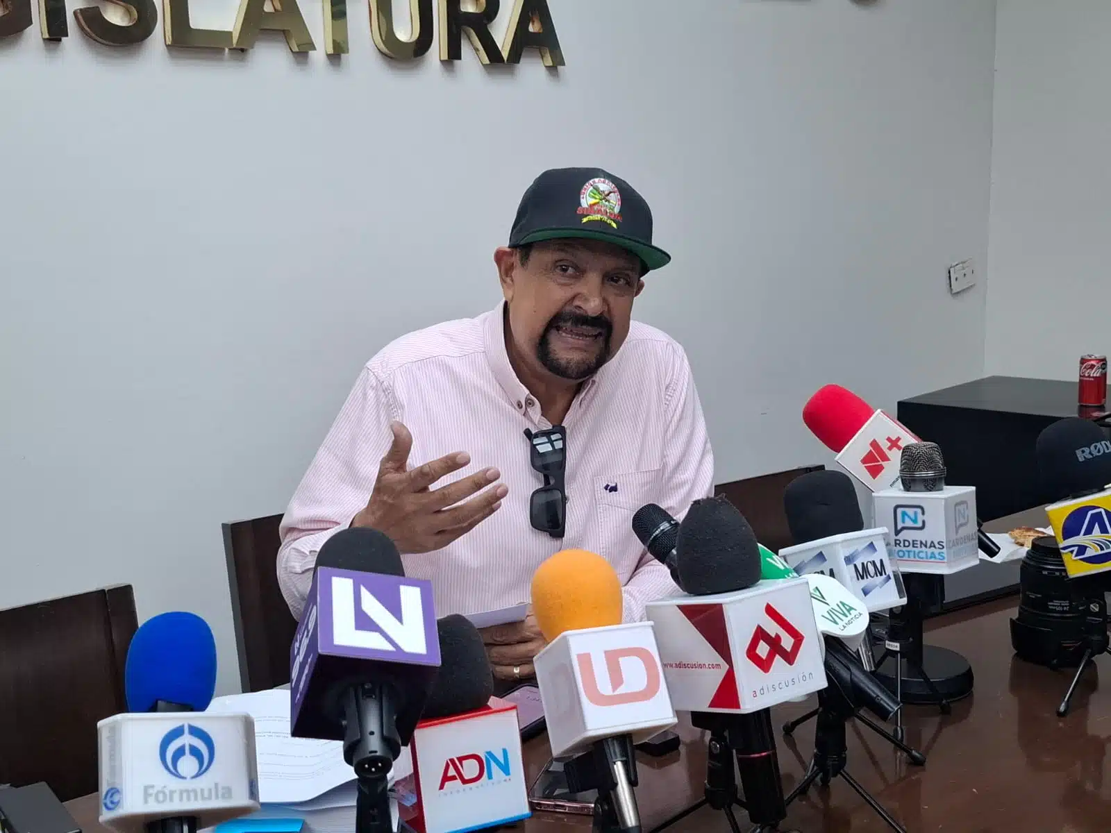 Serapio Vargas Ramírez en rueda de prensa