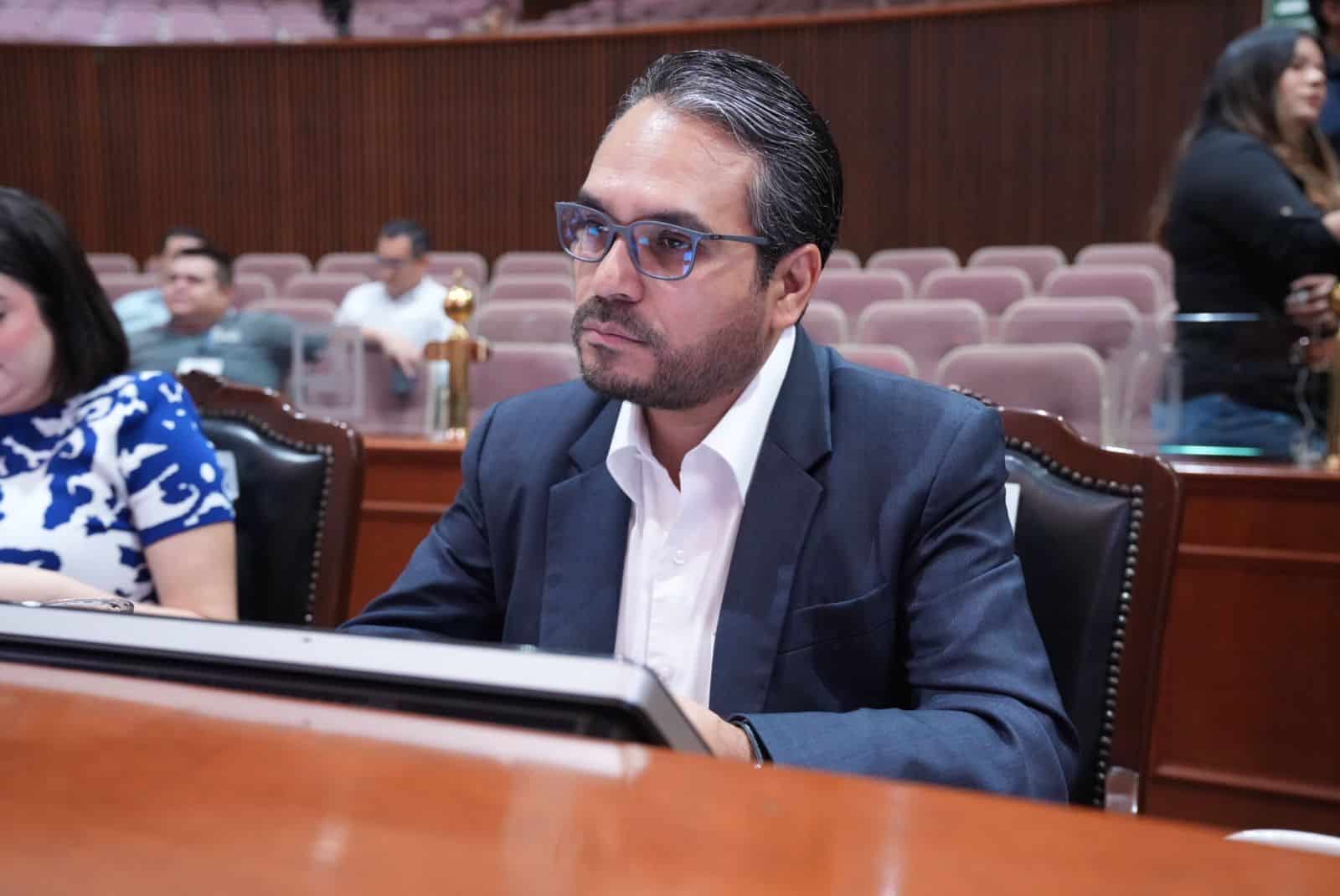 Sergio Mario Arredondo Salas, diputado local sin partido en el Congreso del Estado.
