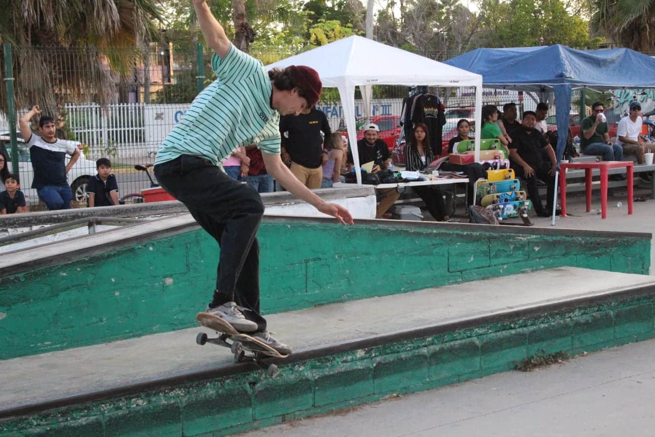 Skateboarding Los Mochis