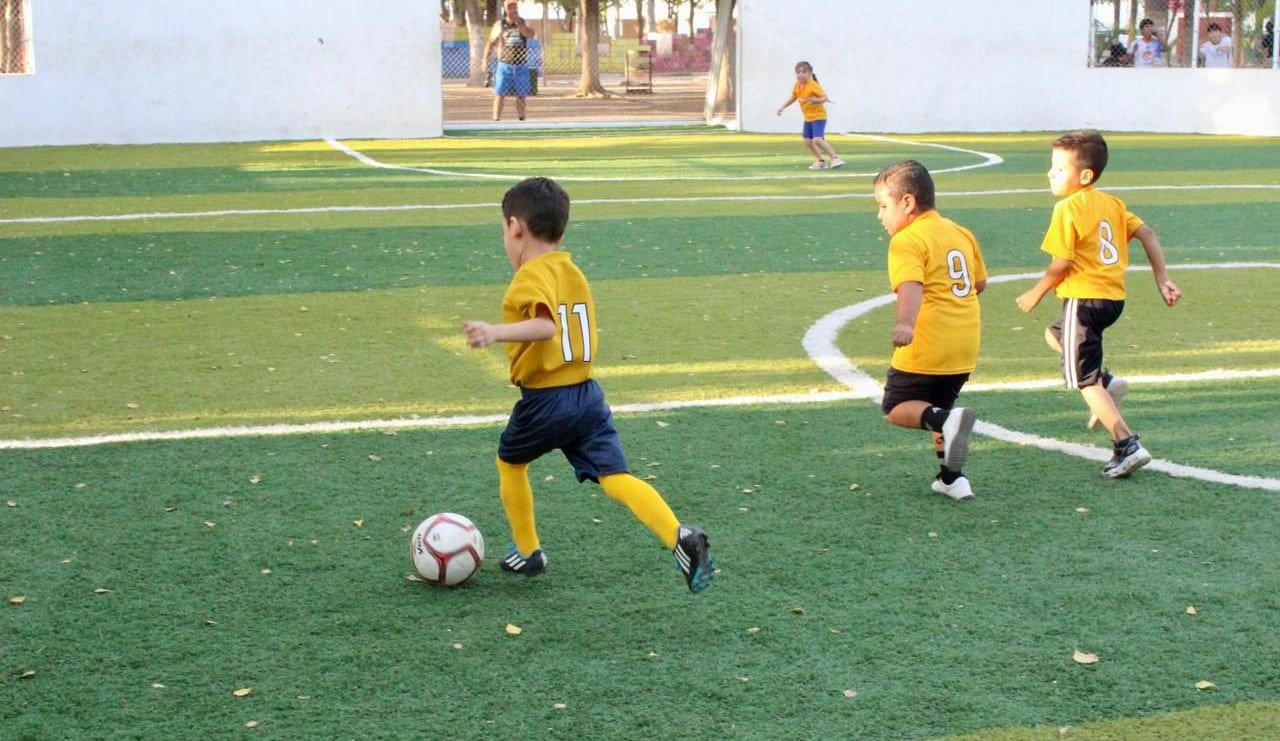 Torneo de futbol mixto en Guasave