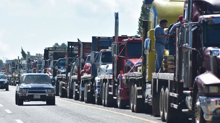 Transportistas Unidos anuncian paro nacional; exigen pago de proveedores