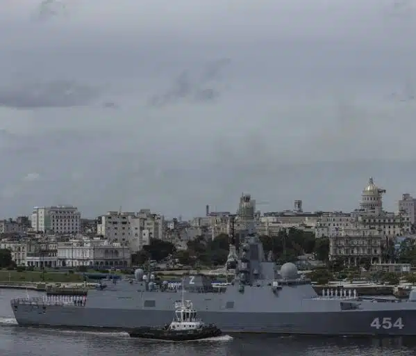 Tras arribo de buques americanos y canadienses a Cuba, flotilla rusa se retira