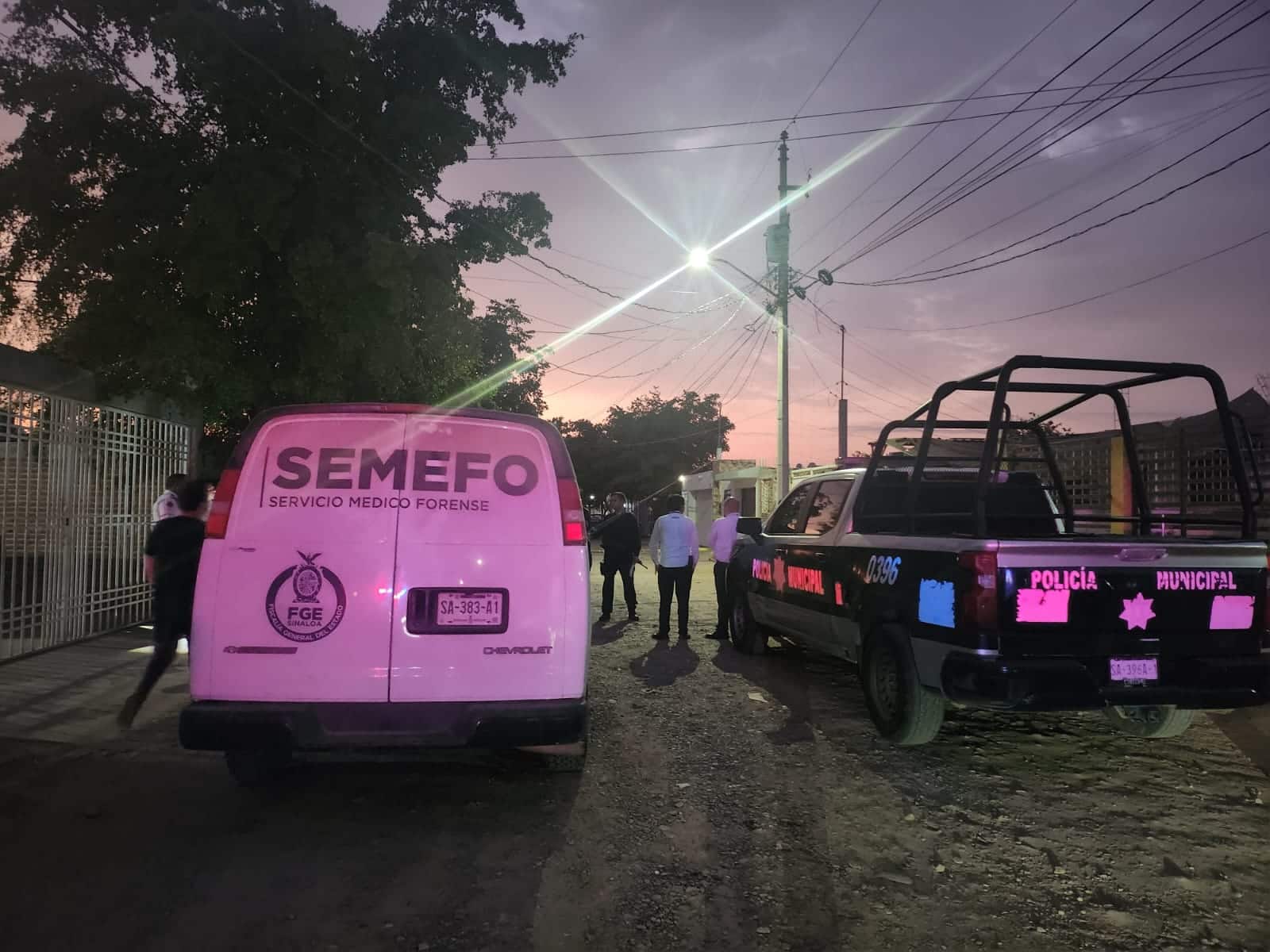 Un hombre falleció la madrugada de este miércoles luego de ser asesinado dentro de su automóvil en Culiacán