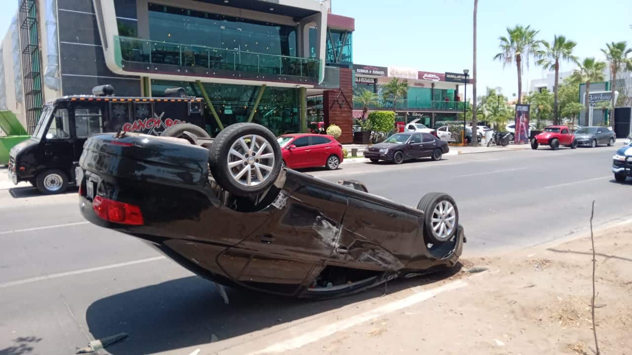 Accidente tipo volcadura se registró la mañana de este jueves en Culiacán