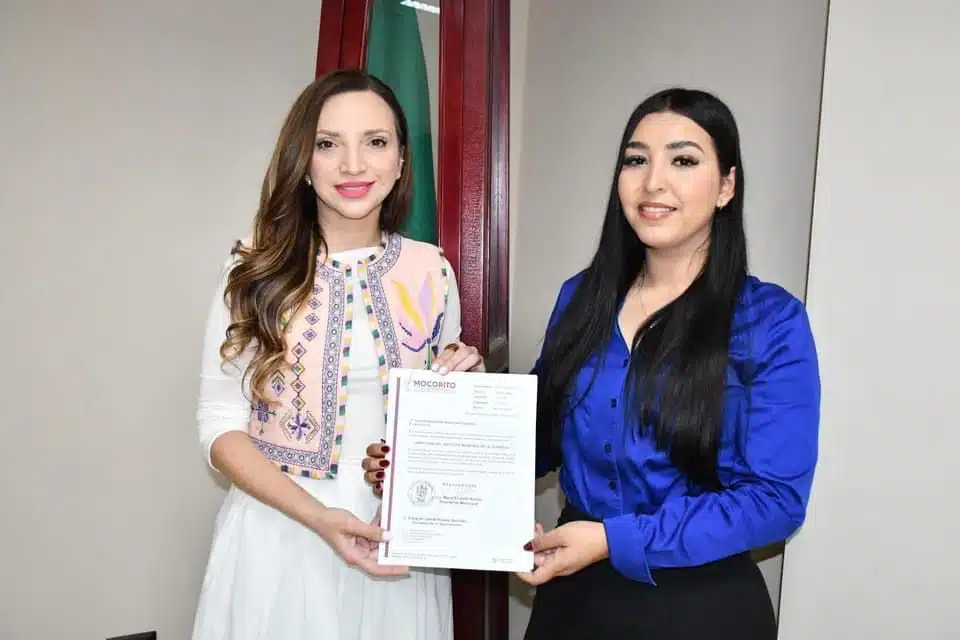 María Elizalde Ruelas y Yulissa Esmeralda Velázquez Espinoza