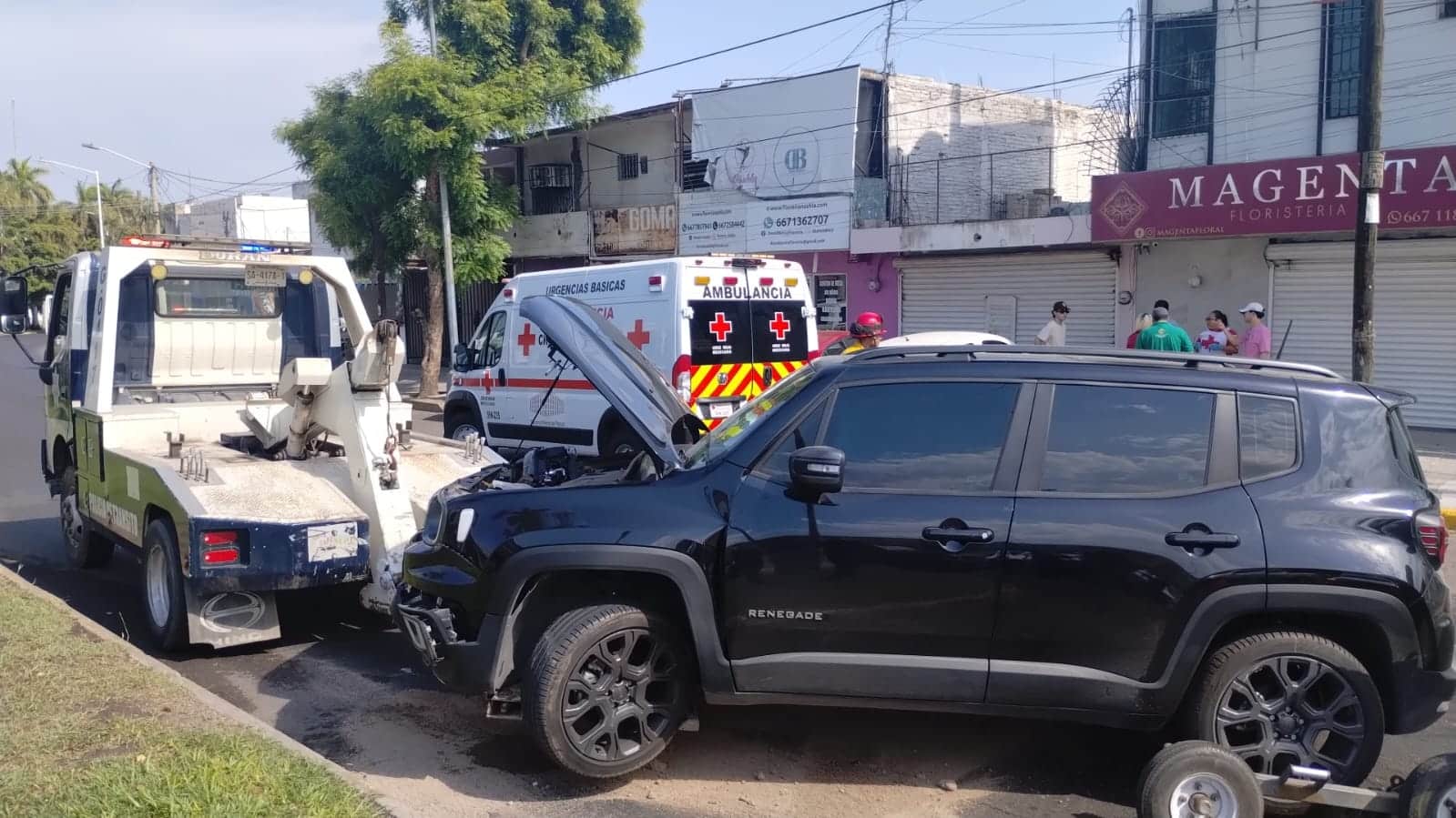 Camioneta Jeep de color negro
