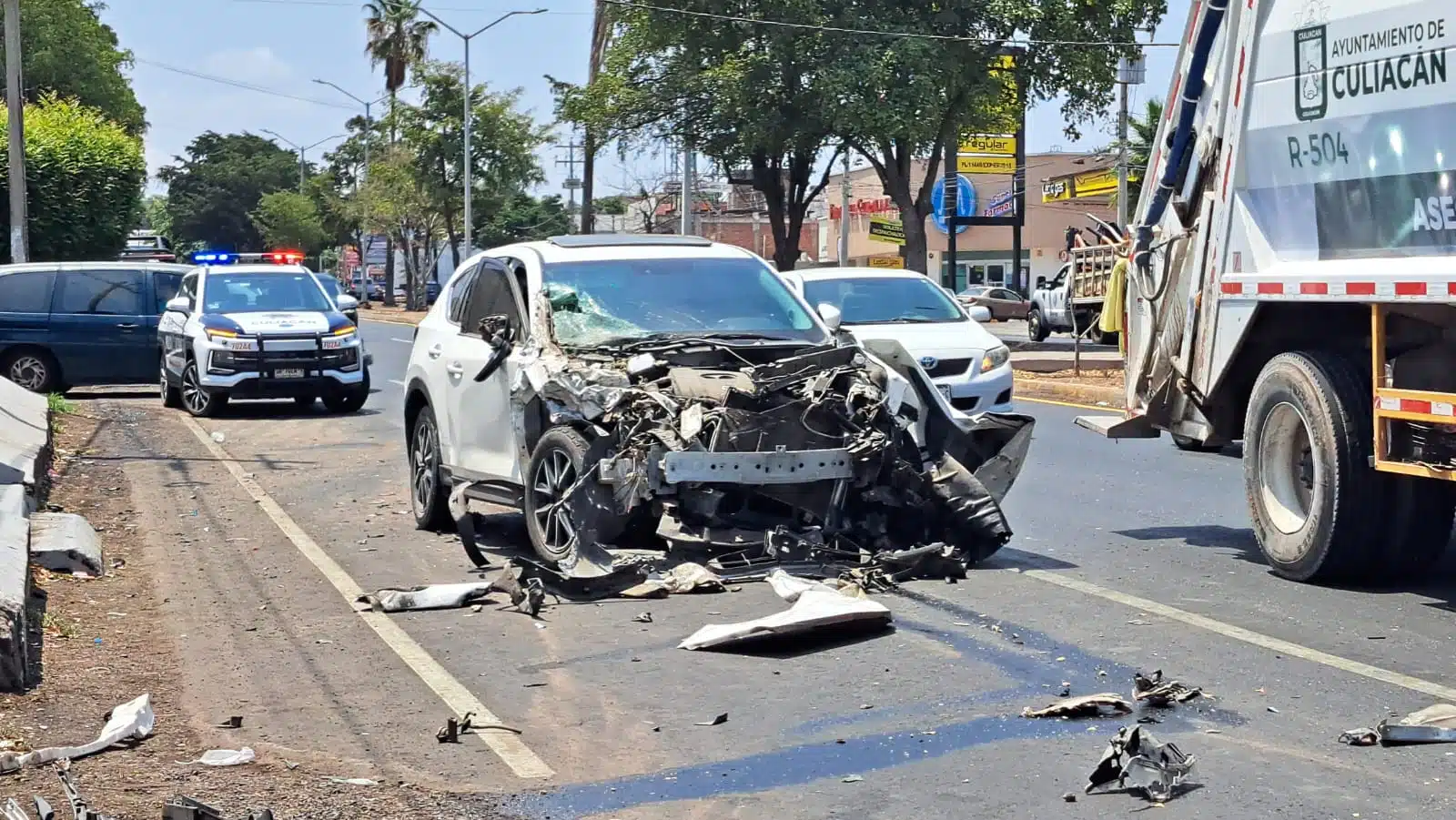 Camioneta tras accidente en Culiacán