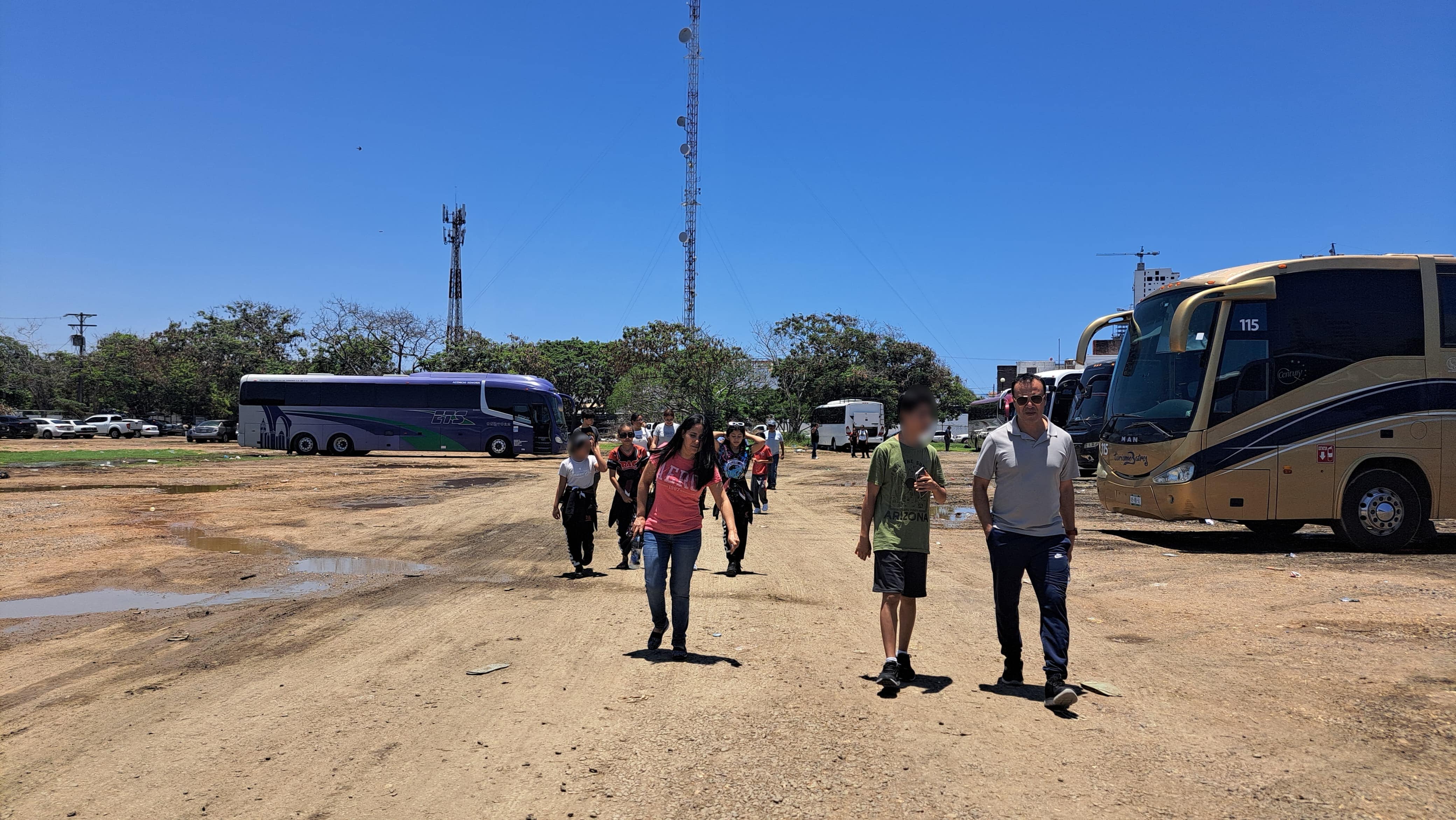 Turistas en pensión de autobuses