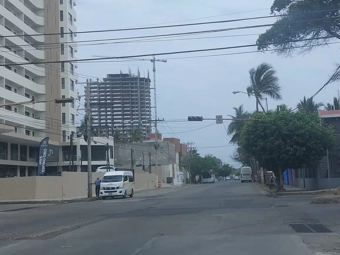Semaforo sin funcionar en calles de Mazatlán