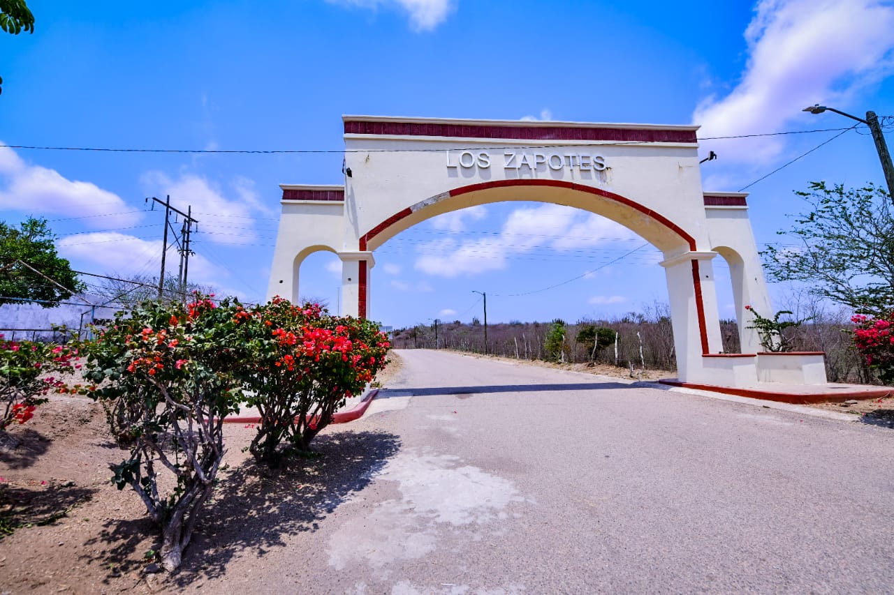 Entrada a la comunidad de Los Zapotes