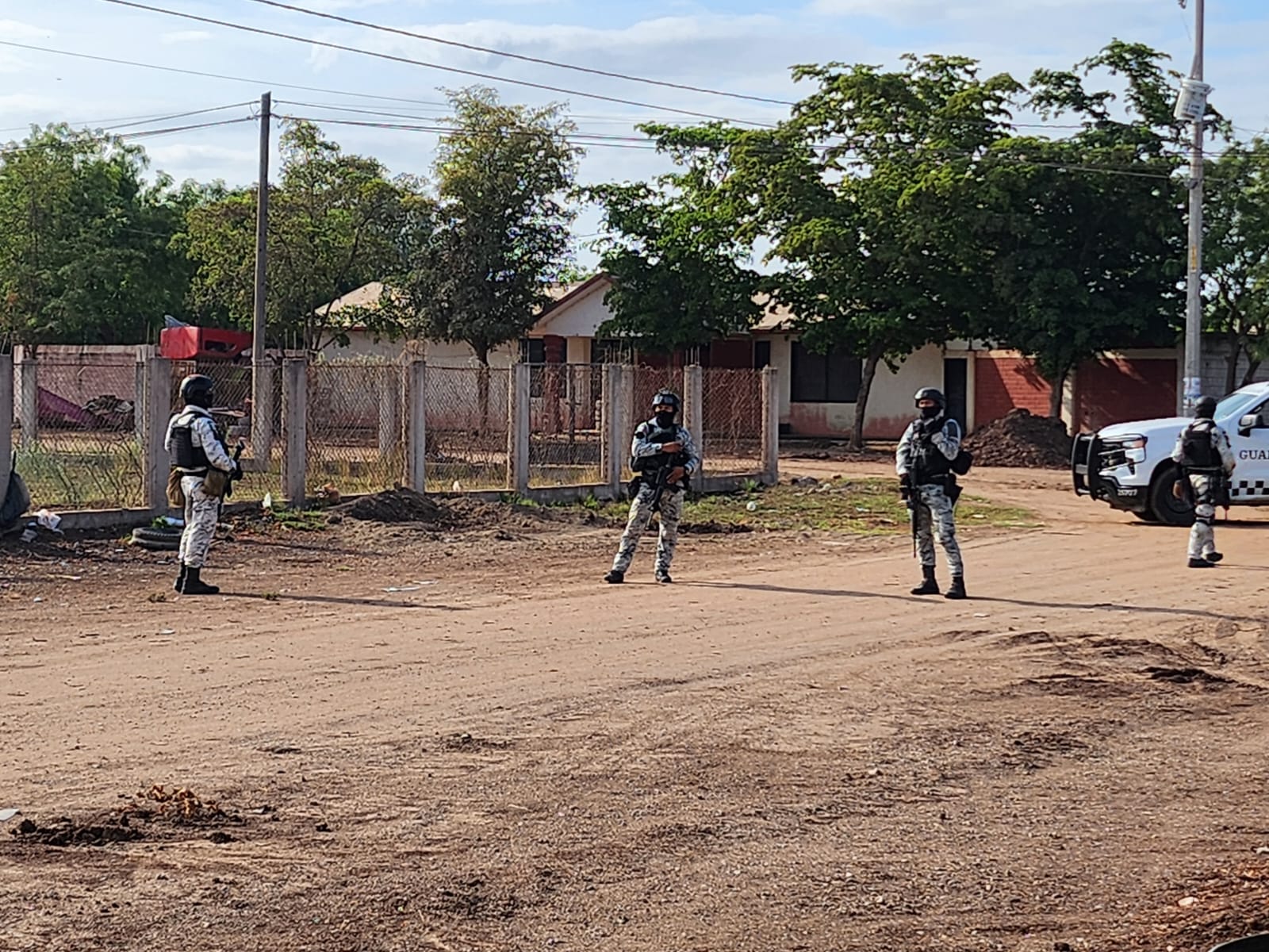 Elementos de la Guardia Nacional en Eldorado