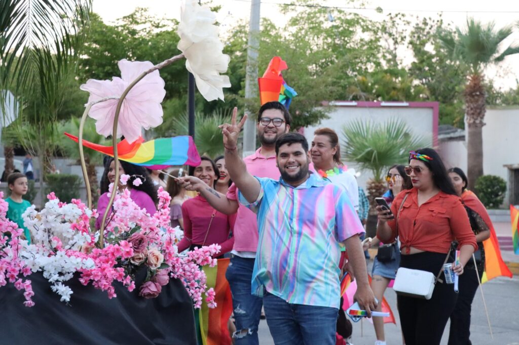 Marcha de la diversidad en Badiraguato.