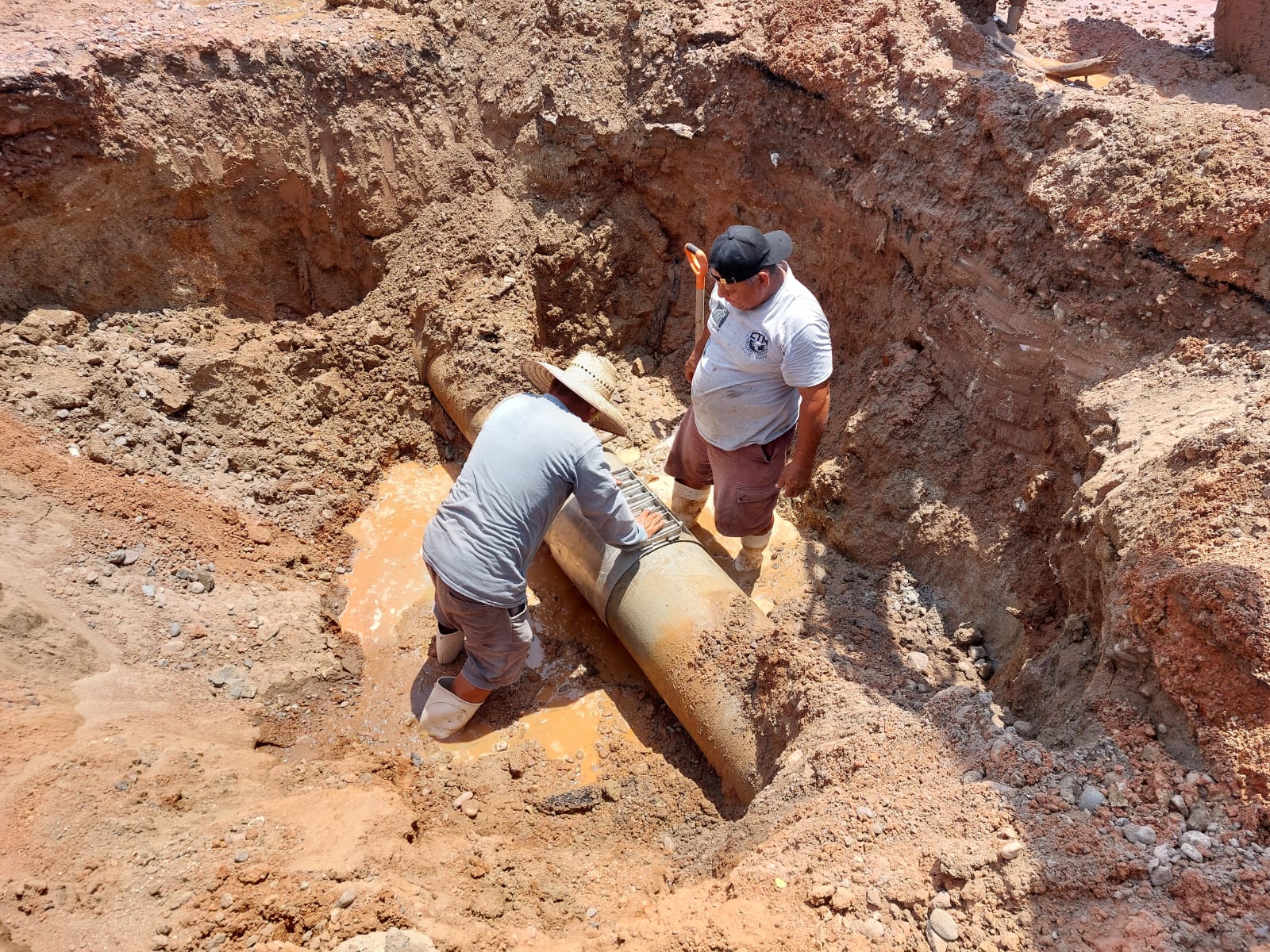 Resuelven rotura de tubería en Mazatlán