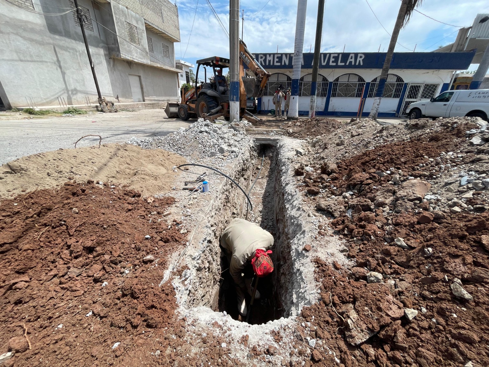 Trabajador de Japama en obra
