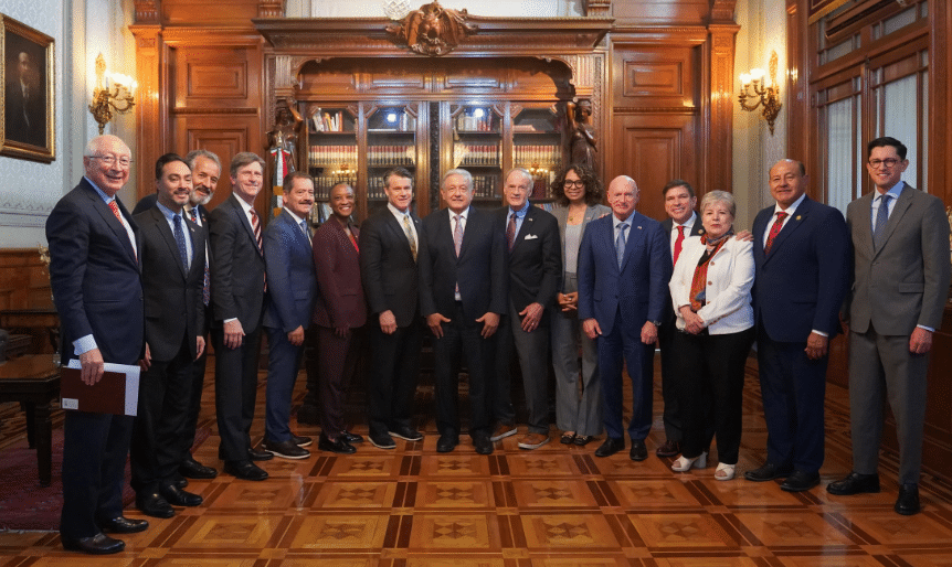 AMLO sostiene reunión con congresistas de EU en el Palacio Nacional