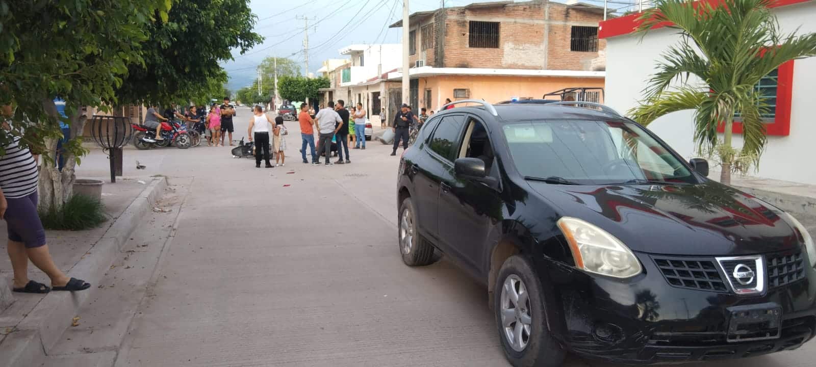 Camioneta negra participante en el accidente vial