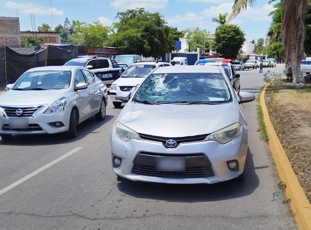 Carro que atropelló a don Humberto en Guasave