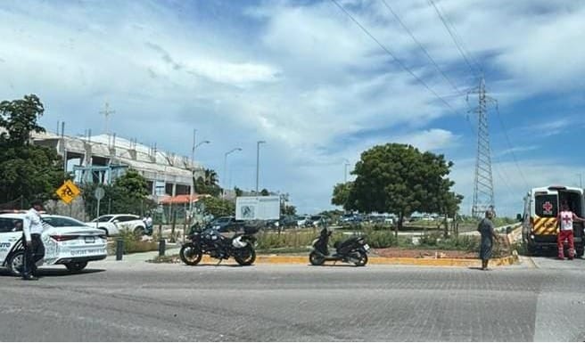 Al lugar llegan agentes de tránsito y paramédicos en respuesta del accidente