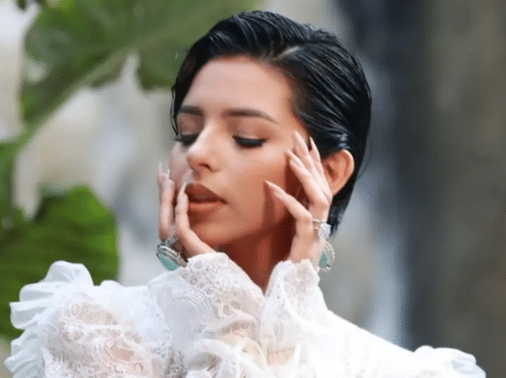 ¿Cuánto costó el anillo de bodas de Ángela Aguilar?